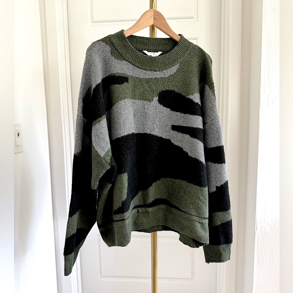Women’s Cozy Soft Camouflage Sweater Size 2XL Cabincore Streetwear‎ Relaxed Fit